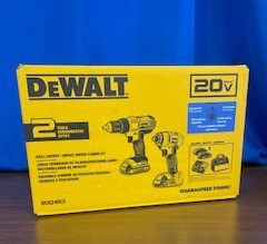 Drill driver and impact driver combo set