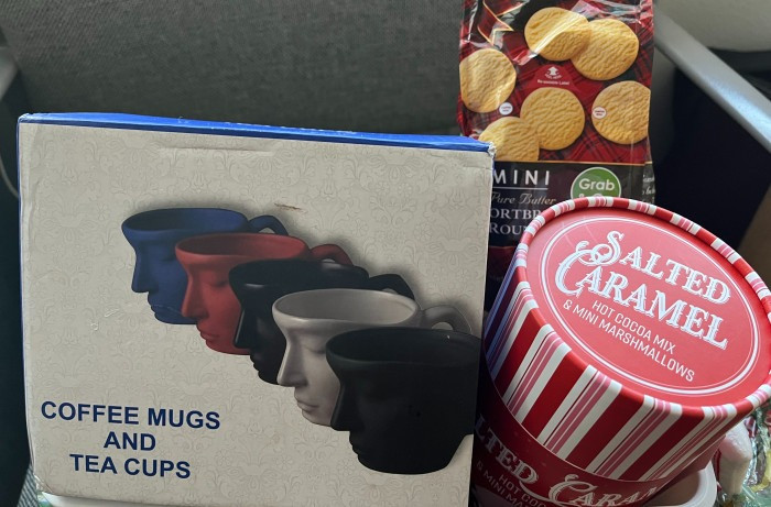 Get cozy with this artsy face mug set—perfect for sipping salted caramel hot cocoa and enjoying buttery mini shortbread cookies. A little style, a little sweetness, and a whole lot of comfort in every bite and sip!