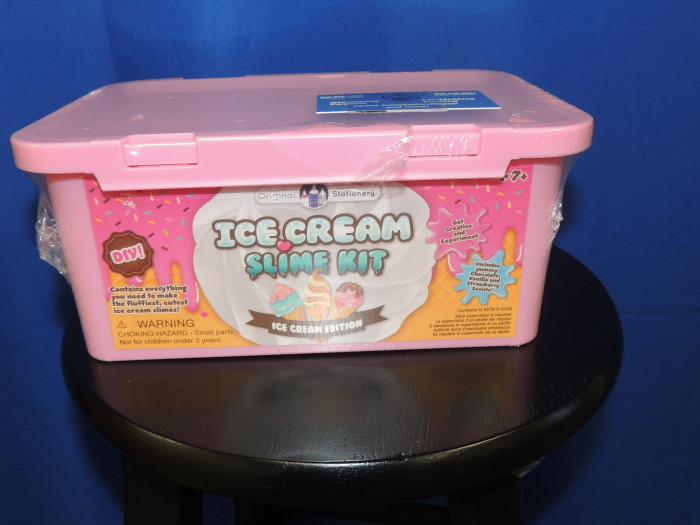A fun, pink Ice Cream Slim set.