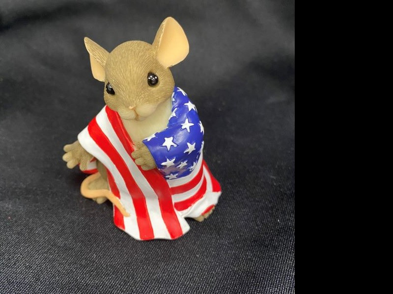 "Wrapped in Pride" Charming Tails mouse figurine. 2 1/2" tall.