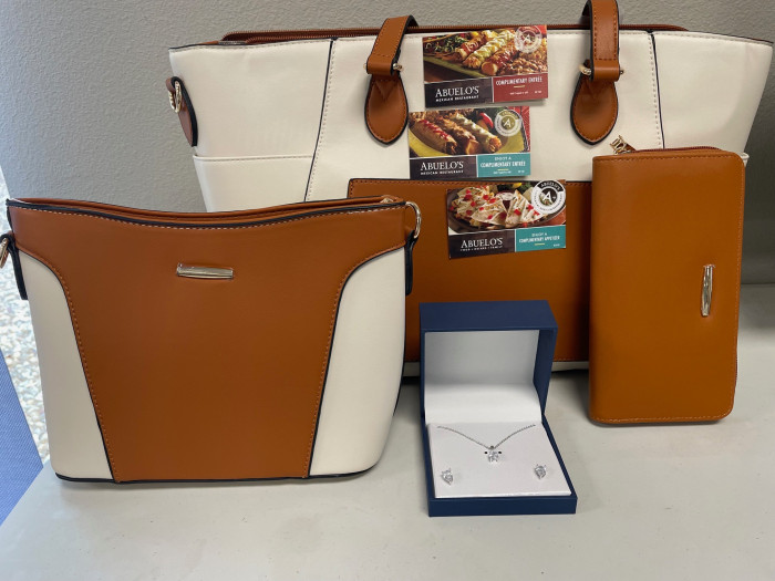 Purse- 3 piece set, 2 entrees and 1 appetizer to Abuleos