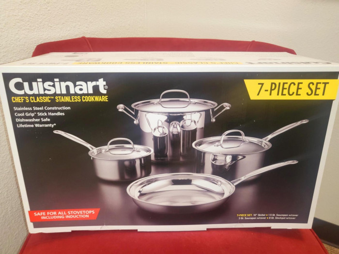A 7pc Cuisinart set. This includes a 10in.  Skillet, 1.5 QT saucepan w/cover, 3QT saucepan w/cover, and 8 QT Stockpot w/cover.