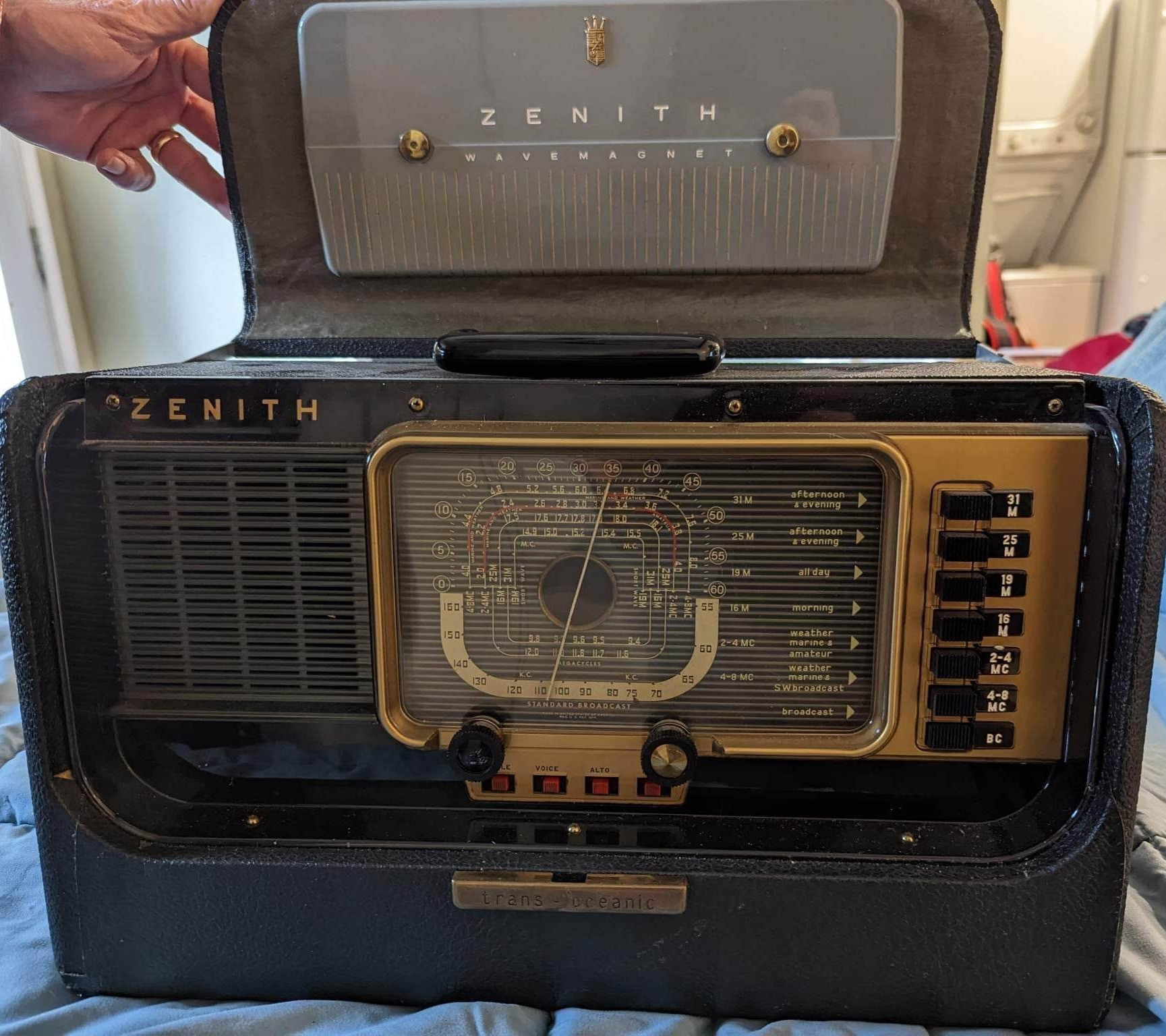 Antique WWII Zenith TransOceanic Radio in excellent condition. Includes all original paperwork, instruction manual, parts and works beautifully! | View more images of this item at: https://drive.google.com/drive/folders/1y-905HPBGCMb2RQkmFgzduDouM5KAd2q?usp=share_link