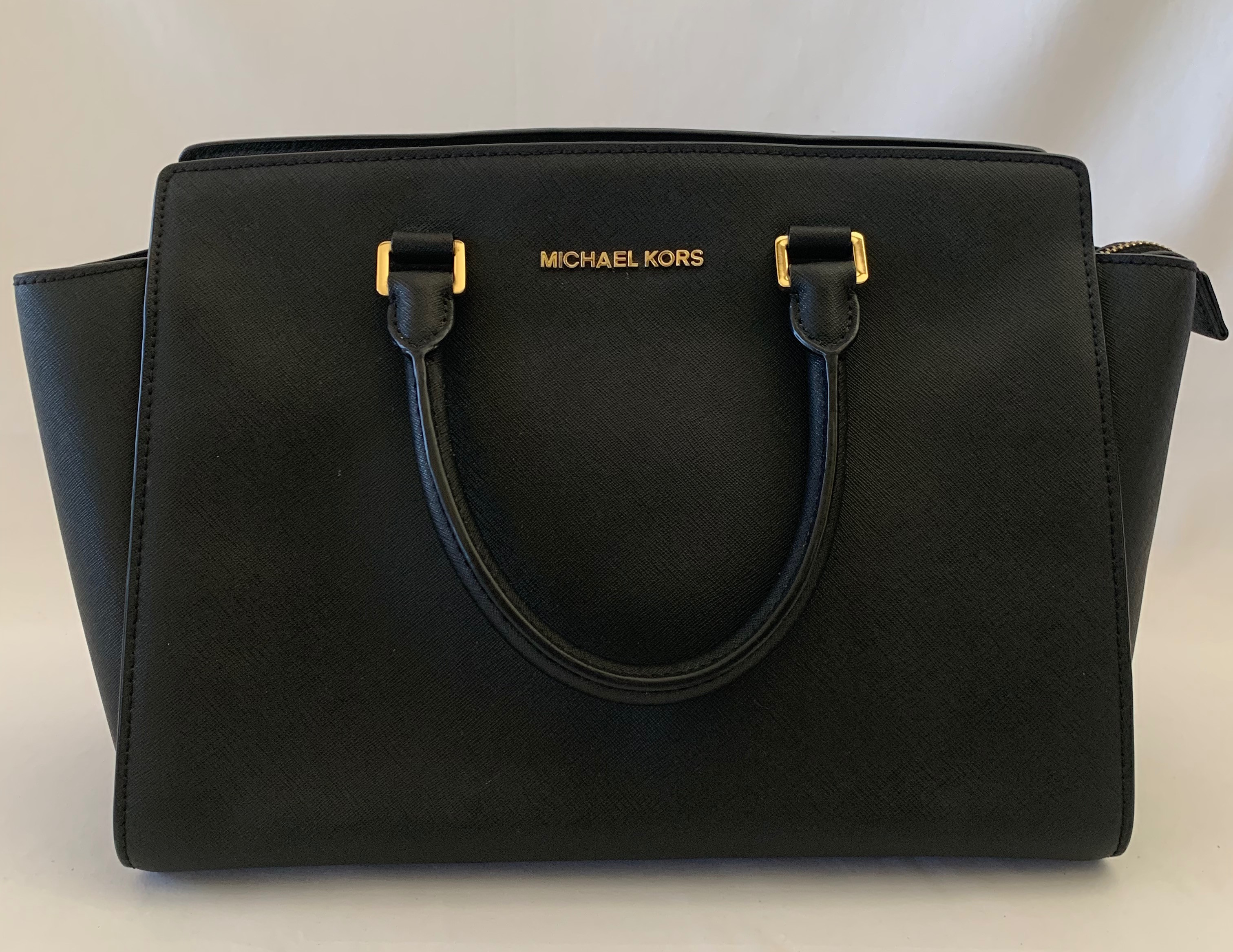 Black leather handbag. Great condition.