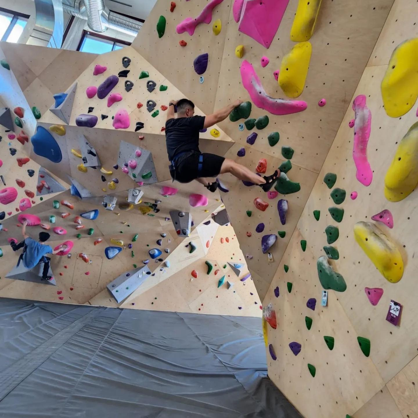 A 10-punch pass to Sessions Climbing and Fitness. Perfect for those who are new and want to explore the facility and try climbing!