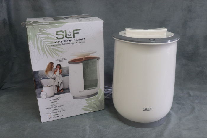 Enjoy spa-like luxury at home with this spacious, fast-heating towel warmer that safely and evenly warms oversized towels, robes, and blankets using convenient one-touch controls and customizable timers.